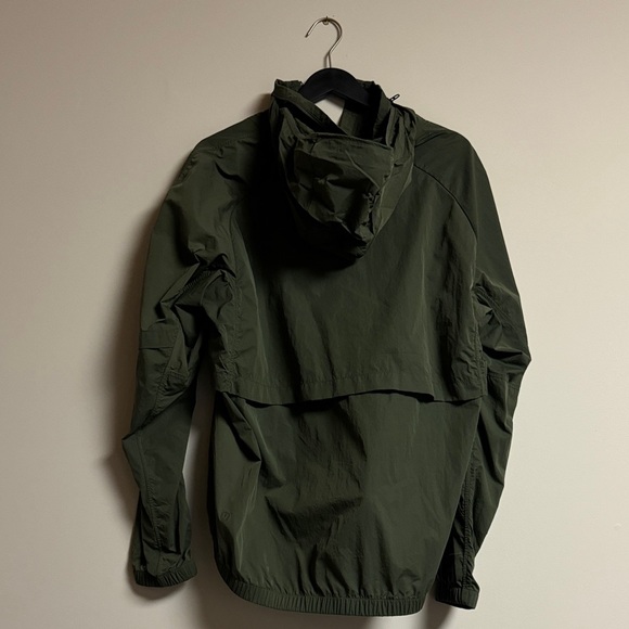 Men's Army Green Lululemon Wind Breaker Shell - Picture 4 of 5